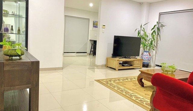 Cozy home in Bankstown｜4 Br house/Shopping/Station