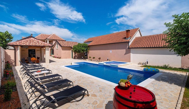 Cozy home in Benkovac with sauna