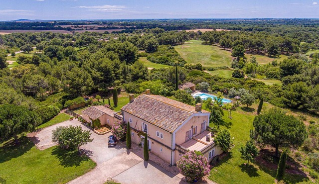 Cozy home in Béziers with private swimming pool, can be inside or outside