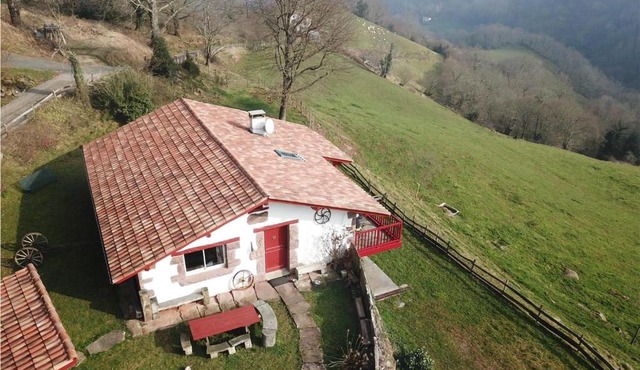 Cozy Home In Bidarray With House A Mountain View