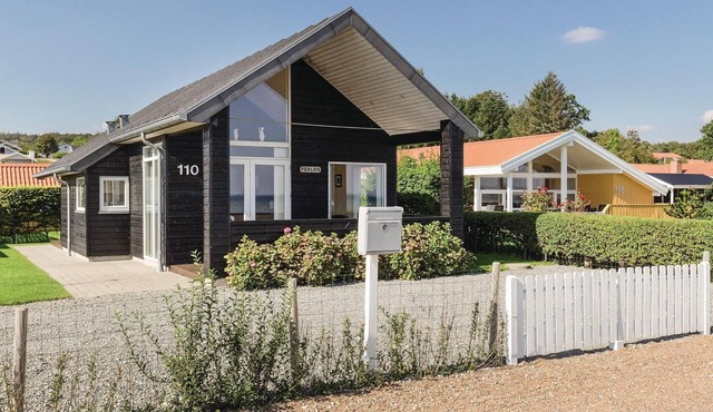 Cozy home in Bjert with house sea view