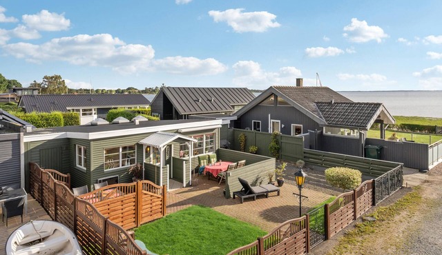 Cozy home in Bjert with WiFi