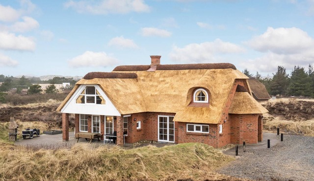 Cozy home in Blåvand with sauna