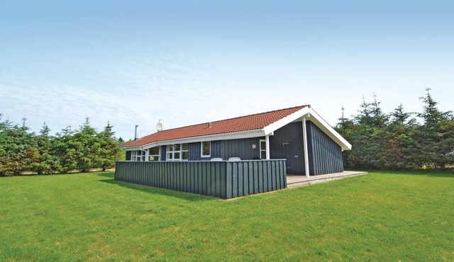 Cozy home in Blokhus with sauna
