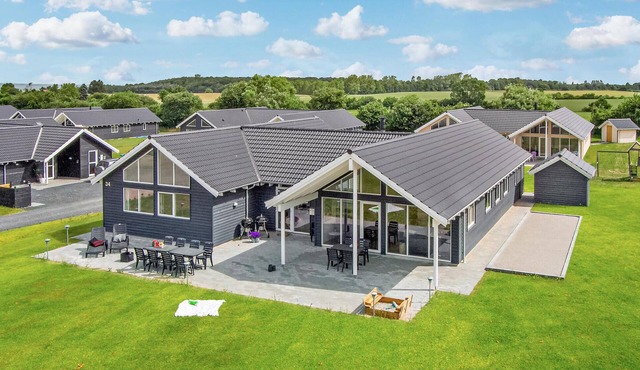 Cozy home in Bogense with sauna