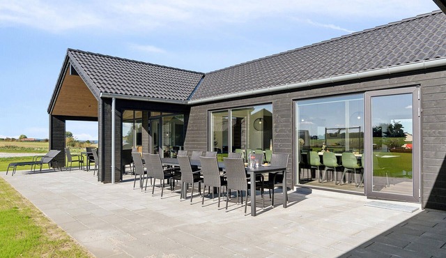 Cozy home in Bogense with sauna