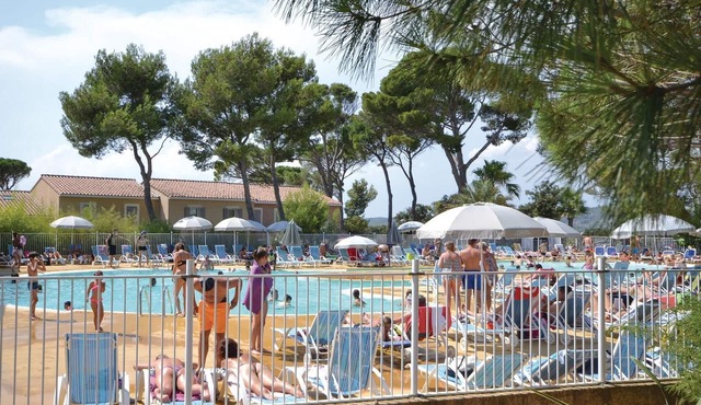 Cozy home in Calvisson with kitchen