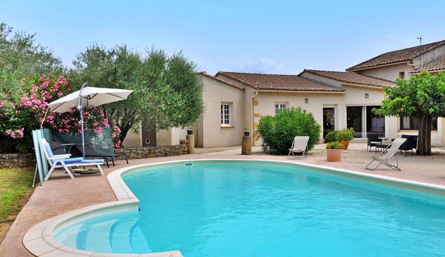 Cozy home in Cavillargues