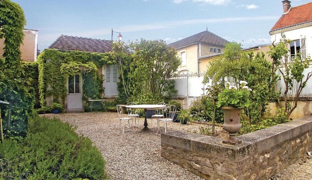 Cozy Home In Chablis With Wifi