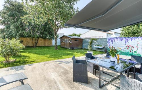 Cozy Home In Dolus-D'oléron With Wifi