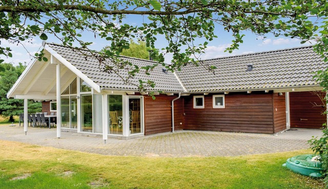 Cozy home in Ebeltoft with sauna
