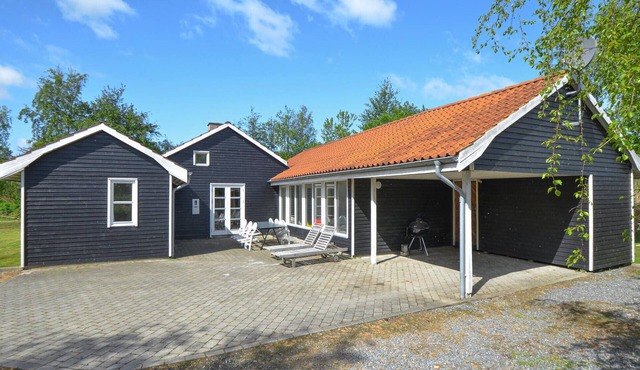 Cozy home in Ebeltoft with sauna