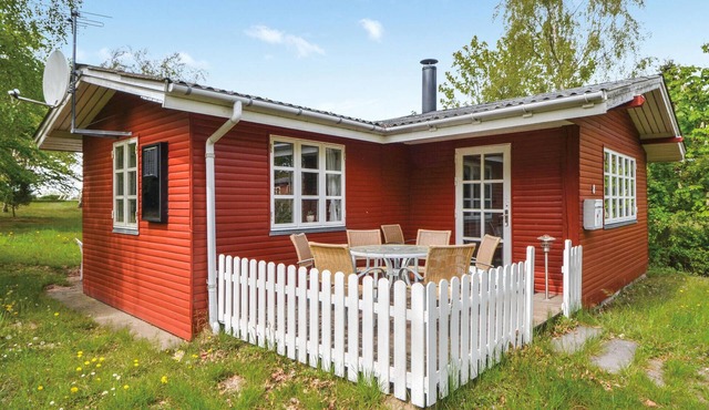 Cozy home in Ebeltoft with kitchen