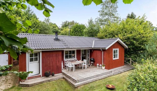 Cozy home in Ebeltoft with WiFi
