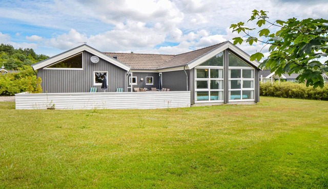 Cozy home in Ebeltoft with sauna