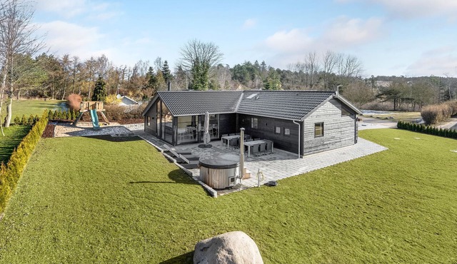 Cozy home in Ebeltoft with sauna