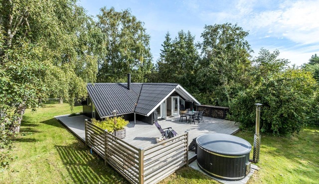 Cozy home in Ebeltoft with Wi-Fi