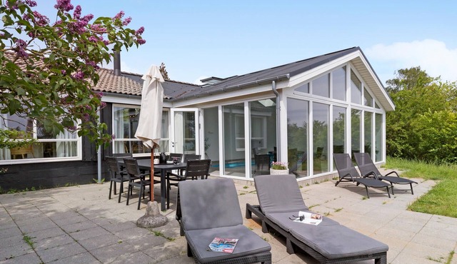 Cozy home in Ebeltoft with sauna