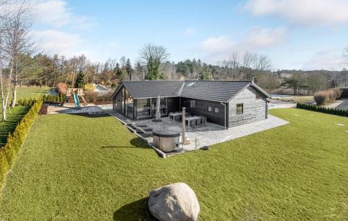 Cozy Home In Ebeltoft With Sauna