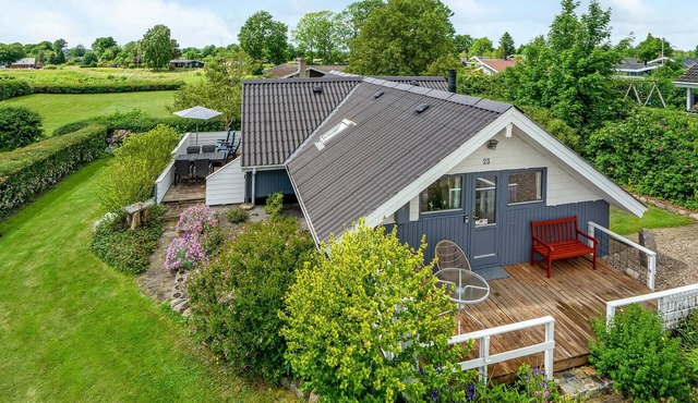 Cozy home in Egernsund with WiFi