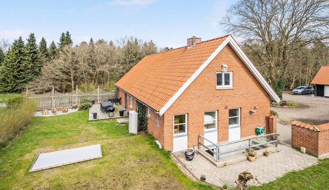 Cozy home in Engesvang with WiFi