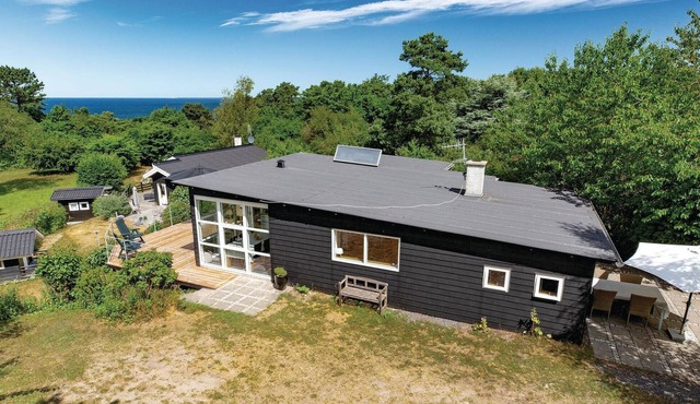 Cozy home in Fårevejle with sauna