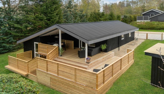 Cozy home in Fårvang with WiFi