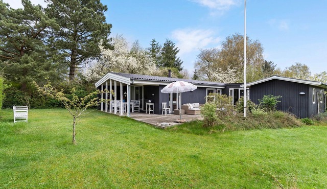 Cozy home in Føllenslev with WiFi