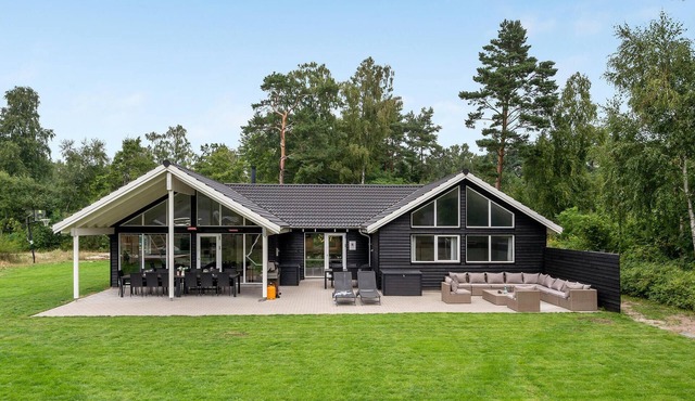 Cozy home in Frederiksværk with sauna