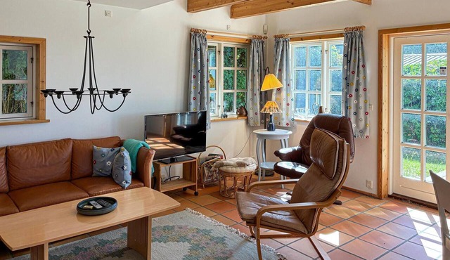 Cozy home in Frederiksværk with house sea view