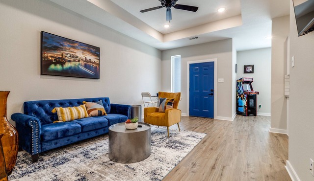 Cozy home in gated neighborhood!