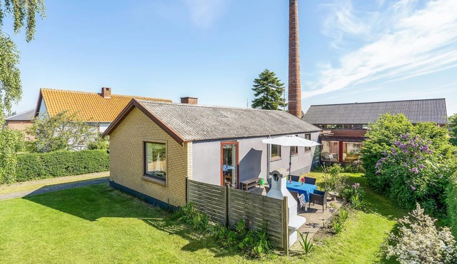 Cozy home in Gedser with WiFi