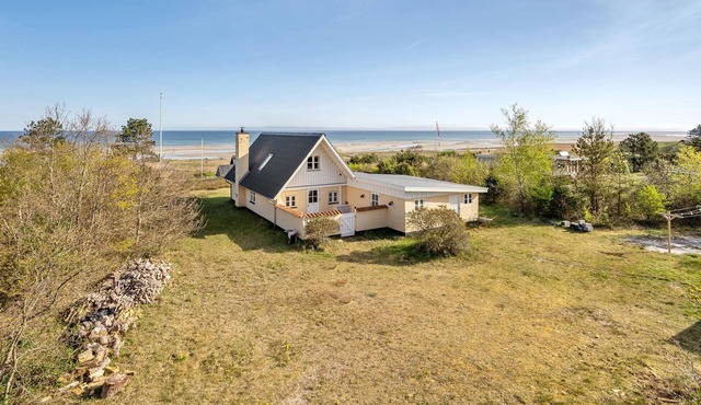 Cozy home in Glesborg with kitchen
