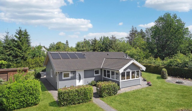 Cozy home in Glesborg with WiFi