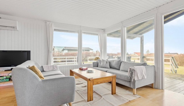Cozy home in Glesborg with kitchen