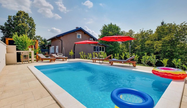 Cozy home in Gornji Vinkovec with sauna