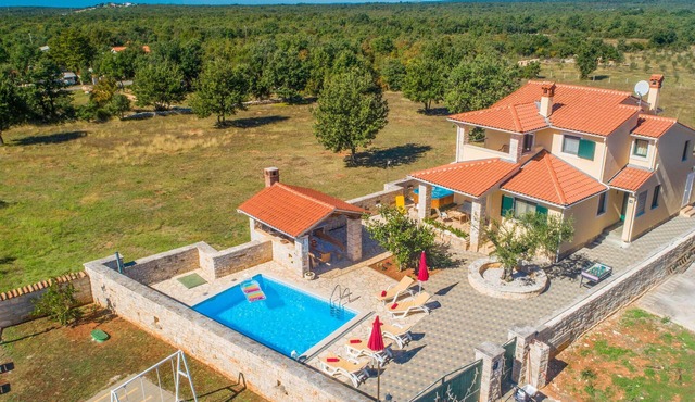 Cozy home in Golubovo
