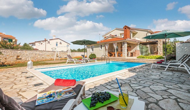 Cozy home in Golubovo