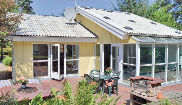 Cozy home in Græsted with sauna