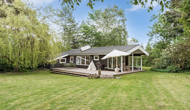 Cozy home in Græsted with kitchen