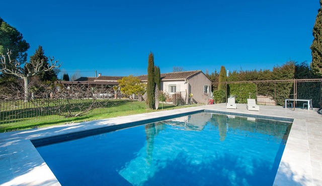 Cozy home in Graveson with WiFi