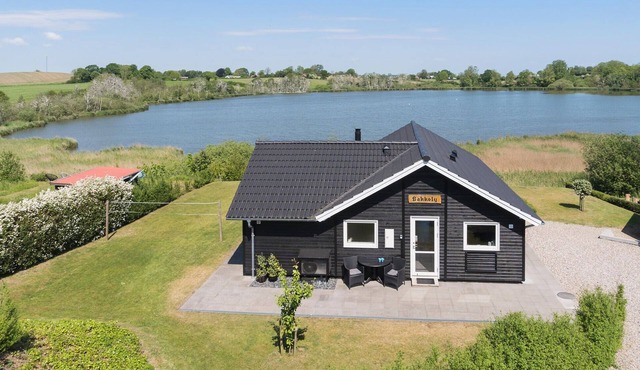 Cozy home in Haderslev with lake view