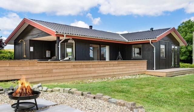 Cozy home in Haderslev with kitchen