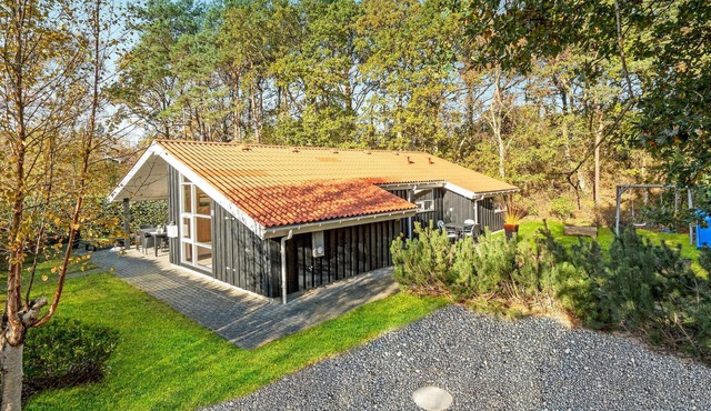 Cozy home in Hadsund with sauna