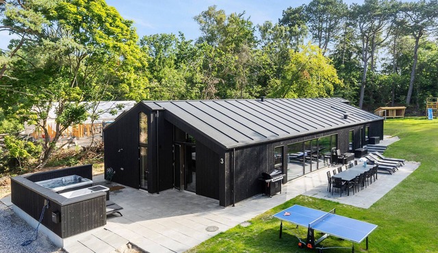 Cozy home in Hadsund with sauna