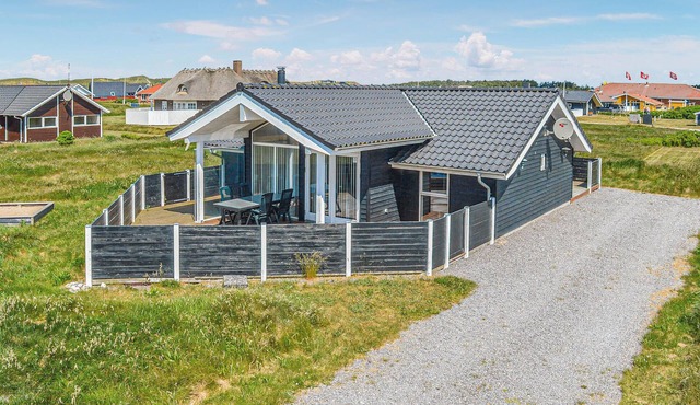 Cozy home in Harboøre with sauna