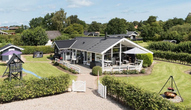 Cozy home in Hejls with kitchen