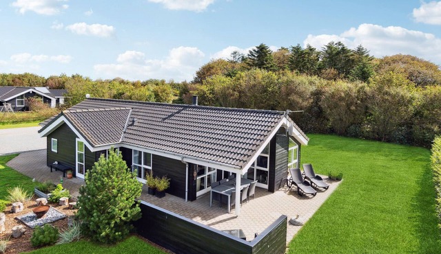 Cozy home in Hemmet with sauna