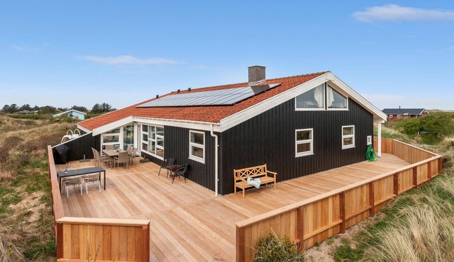 Cozy home in Hjørring with sauna