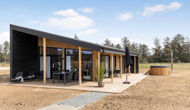 Cozy home in Hjørring with WiFi